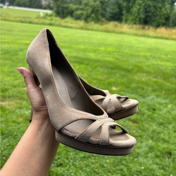 Gucci Grey Suede Bamboo Heel Open Toe Pumps - Picture 2 of 11